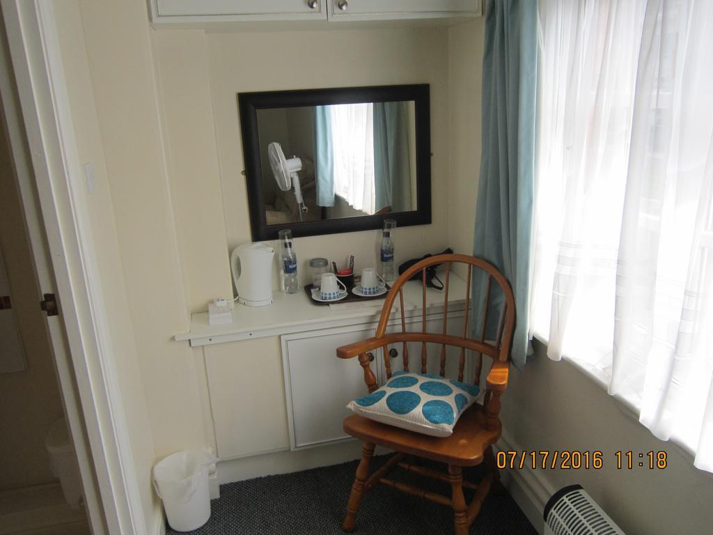 Queen Mary Inn Poole Zewnętrze zdjęcie